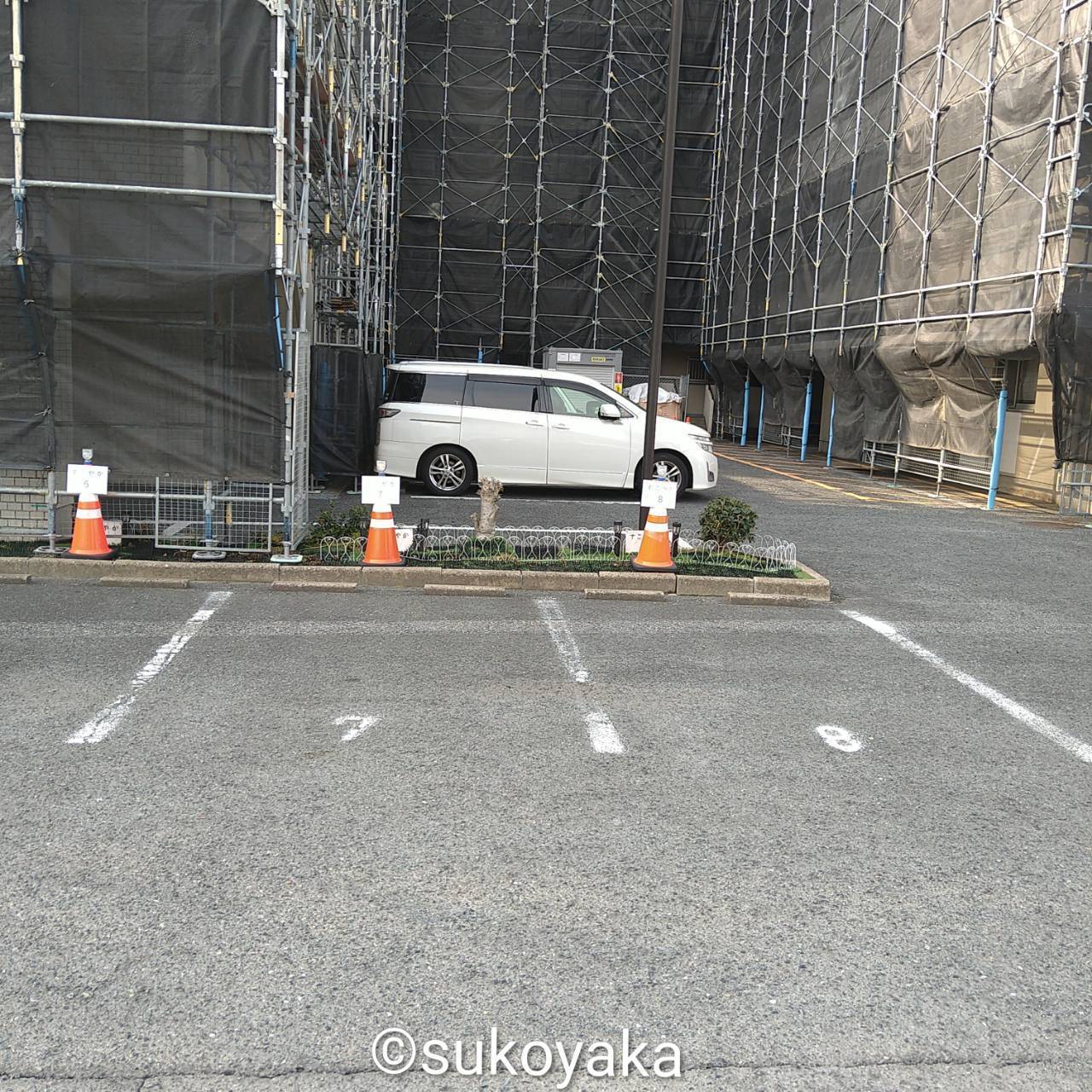 すこやか治療院の修繕工事中の駐車場（7・8）写真